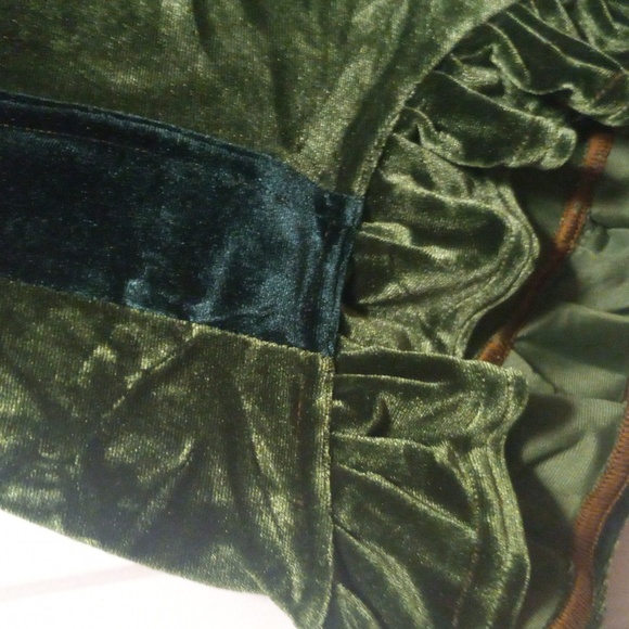 Beautiful Plus Size Solstice Intimates Green Velvet Weed Shorts - Picture 4 of 7